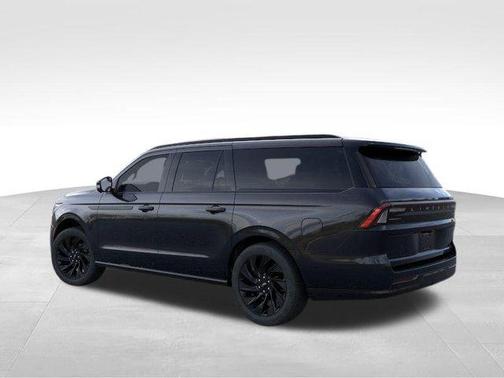 Infinite Black Metallic Clearcoat 2026 Lincoln Navigator Reserve