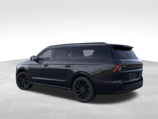 Infinite Black Metallic Clearcoat 2026 Lincoln Navigator Reserve