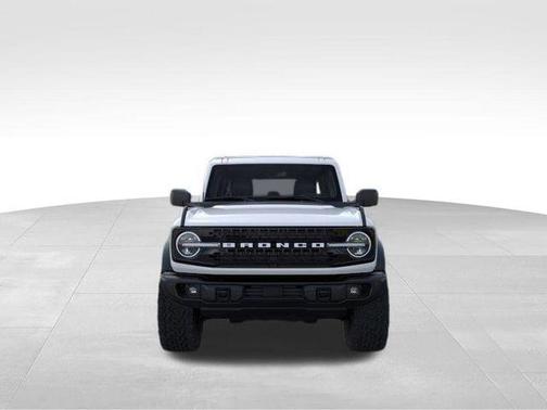 Oxford White 2026 Ford Bronco Badlands