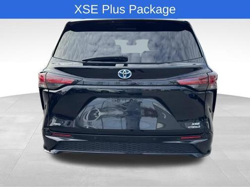 2022 Toyota Sienna XSE 7 Passenger