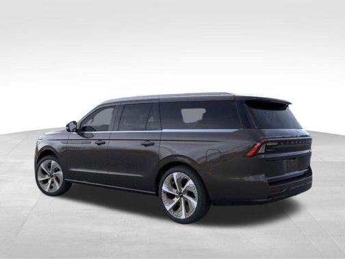 Chroma Caviar Dark Gray Metallic Clearcoat 2026 Lincoln Navigator Black Label