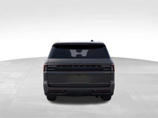 Chroma Caviar Dark Gray Metallic Clearcoat 2026 Lincoln Navigator Black Label
