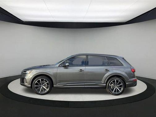 2023 Audi Q7 55 Premium Plus