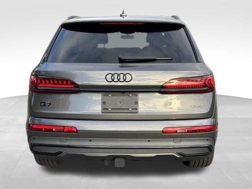 2023 Audi Q7 55 Premium Plus