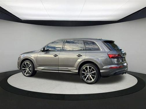 2023 Audi Q7 55 Premium Plus