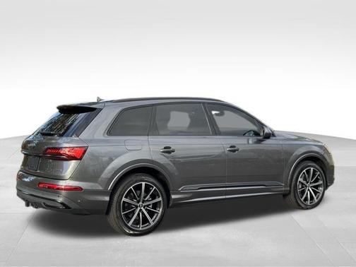 2023 Audi Q7 55 Premium Plus