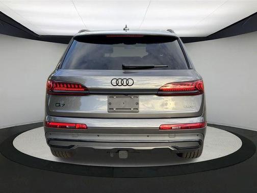 2023 Audi Q7 55 Premium Plus