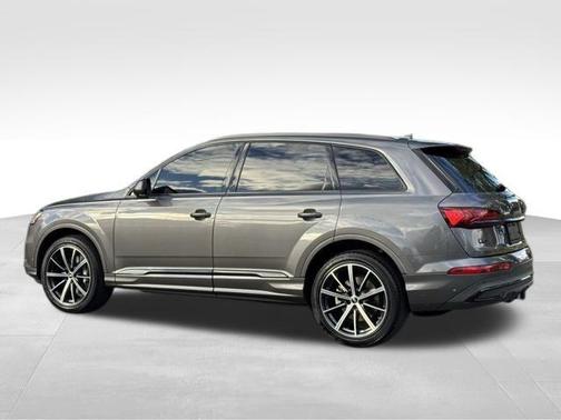 2023 Audi Q7 55 Premium Plus