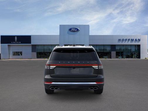 Infinite Black Metallic Clearcoat 2026 Lincoln Aviator Premiere