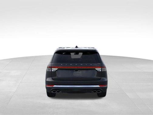 Infinite Black Metallic Clearcoat 2026 Lincoln Aviator Premiere