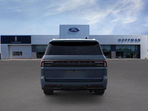 Flight Blue Metallic Clearcoat 2026 Lincoln Navigator Reserve