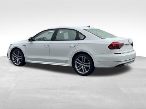 2018 Volkswagen Passat 2.0T R-Line