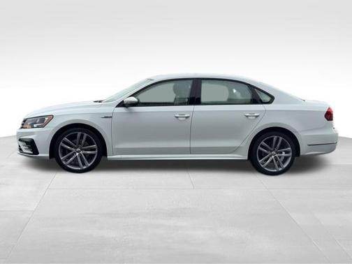 2018 Volkswagen Passat 2.0T R-Line