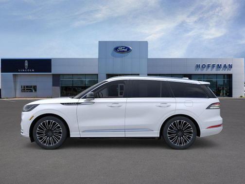 Pristine White Metallic Tri-Coat 2026 Lincoln Aviator Black Label AWD