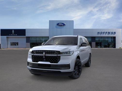 Gray Mist Metallic Tri-Coat 2026 Lincoln Navigator Reserve