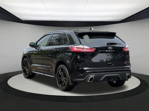 2022 Ford Edge ST