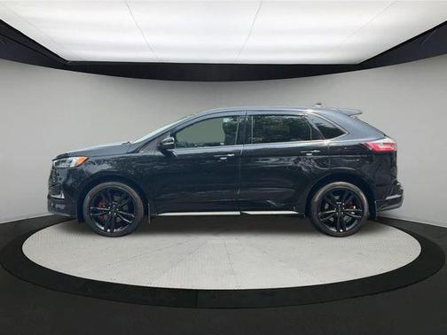 2022 Ford Edge ST