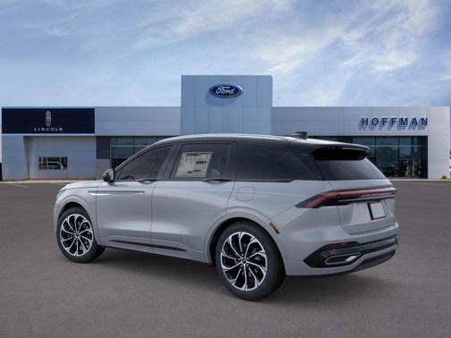 Gray Matter Metallic Clearcoat 2026 Lincoln Nautilus Reserve