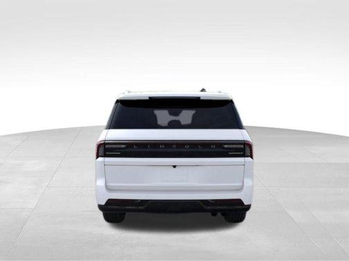 Star White Metallic Tri-Coat 2026 Lincoln Navigator Black Label