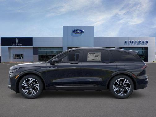 Infinite Black Metallic Clearcoat 2026 Lincoln Nautilus Premiere