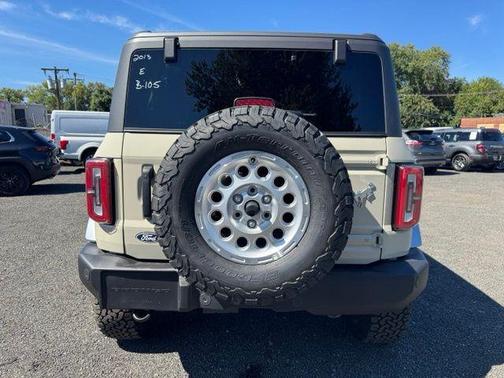 Desert Sand 2026 Ford Bronco Outer Banks