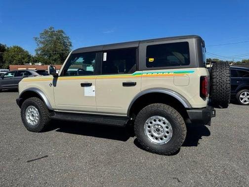 Desert Sand 2026 Ford Bronco Outer Banks