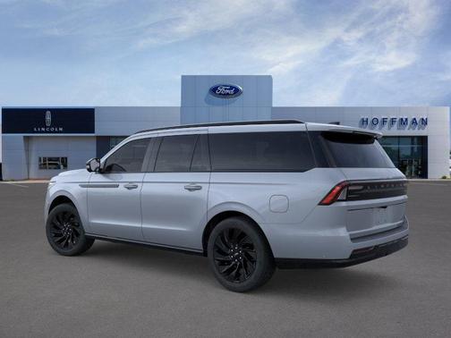 Gray Mist Metallic Tri-Coat 2026 Lincoln Navigator Reserve