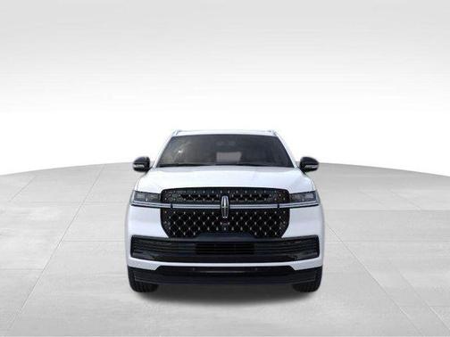 Pristine White Metallic Tri-Coat 2025 Lincoln Navigator Black Label