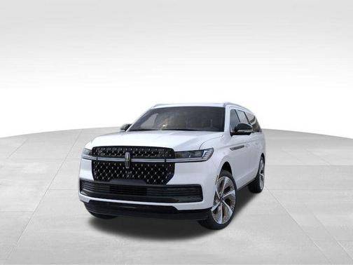 Pristine White Metallic Tri-Coat 2025 Lincoln Navigator Black Label