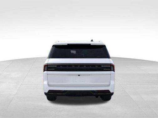 Pristine White Metallic Tri-Coat 2025 Lincoln Navigator Black Label