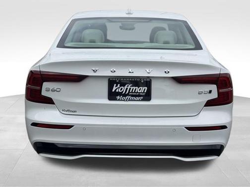 2024 Volvo S60 B5 Core Dark Theme