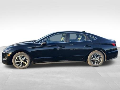 2023 Hyundai SONATA Hybrid Base