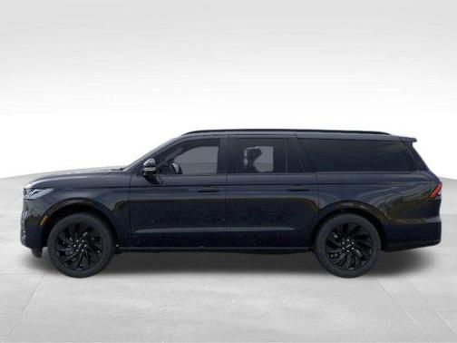 Infinite Black Metallic Clearcoat 2026 Lincoln Navigator Reserve