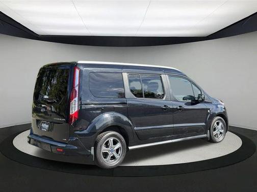 2022 Ford Transit Connect Titanium w/Rear Liftgate