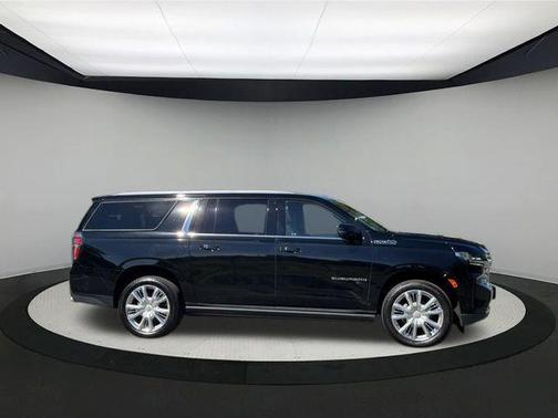 2022 Chevrolet Suburban 4WD High Country