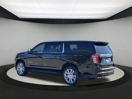 2022 Chevrolet Suburban 4WD High Country