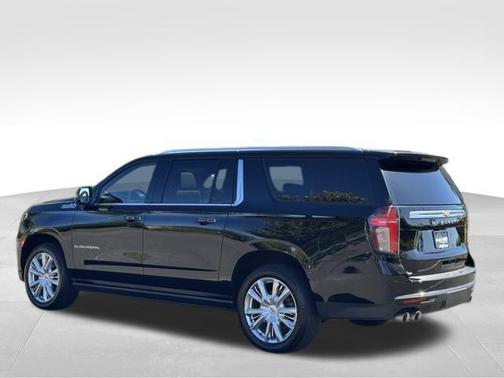 2022 Chevrolet Suburban 4WD High Country