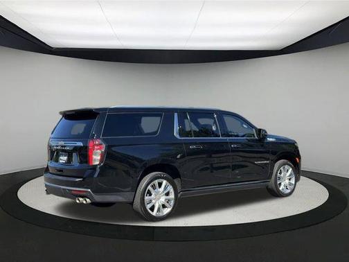 2022 Chevrolet Suburban 4WD High Country