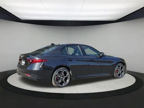 2022 Alfa Romeo Giulia Ti
