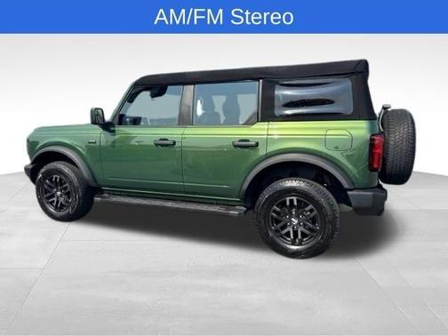 Eruption Green Metallic 2023 Ford Bronco Base