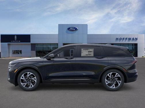 Infinite Black Metallic Clearcoat 2026 Lincoln Nautilus Premiere