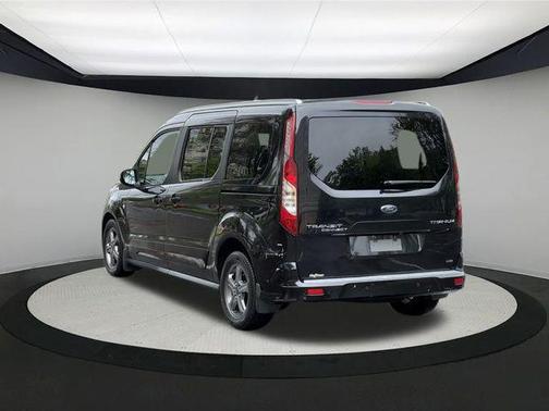 2022 Ford Transit Connect Titanium w/Rear Liftgate