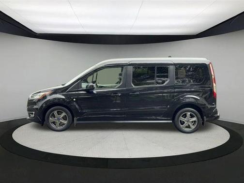 2022 Ford Transit Connect Titanium w/Rear Liftgate