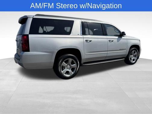 Silver Ice Metallic 2019 Chevrolet Suburban LT