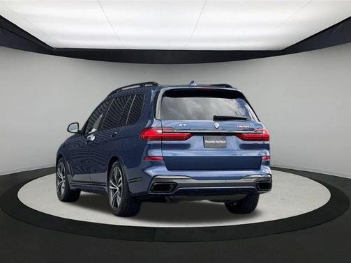 2021 BMW X7 M50i