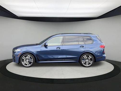 2021 BMW X7 M50i