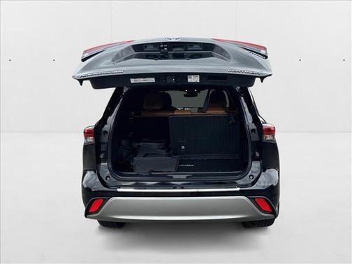2023 Toyota Highlander Hybrid Platinum