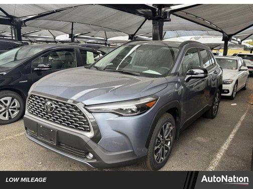 2025 Toyota Corolla Cross XLE