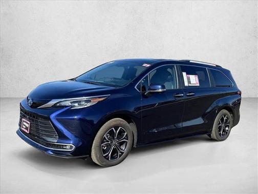 2025 Toyota Sienna Platinum