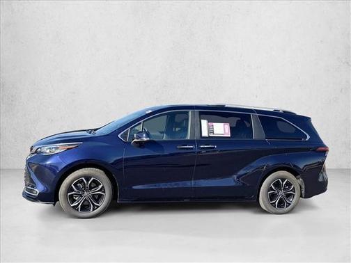 2025 Toyota Sienna Platinum